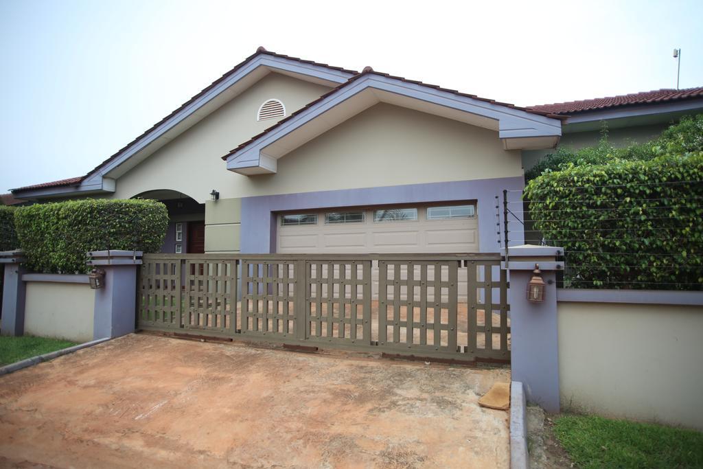 Akmary Guest House Ogbodjo Bagian luar foto