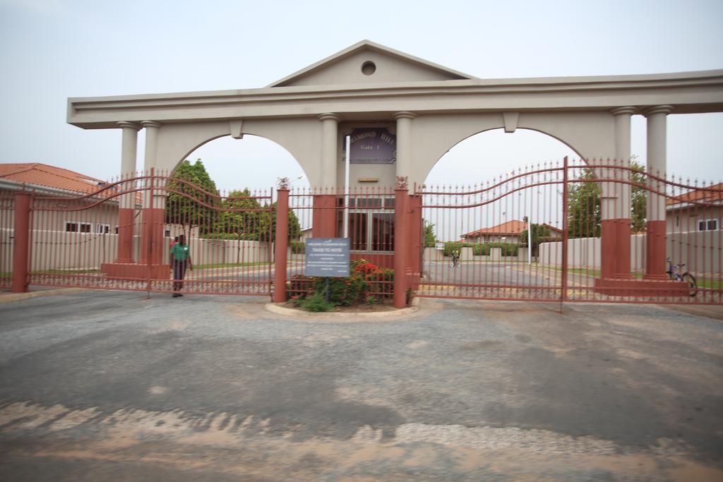 Akmary Guest House Ogbodjo Bagian luar foto
